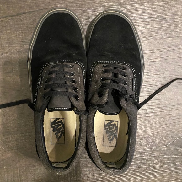 Vans - Picture 2 of 8